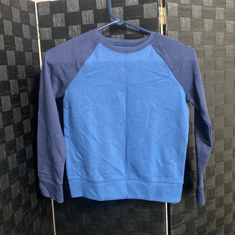 Jumping Bean Boys Long sleeve Sweater Size 7 Never Worn
